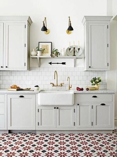 Kontrast põranda ja seina vahel