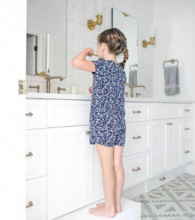 lapsesõbralik vannituba sisseehitatud aste