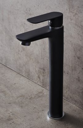 Kõrge valamusegisti Go musta värvi