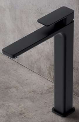 Must kõrge valamusegisti Smooth Black